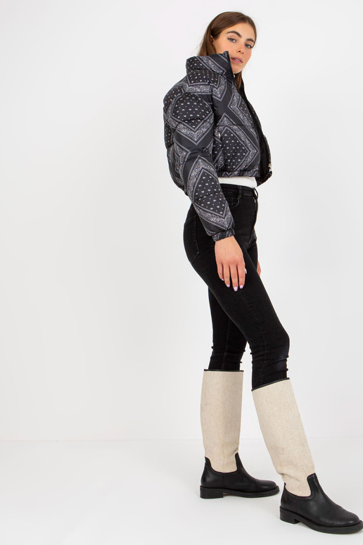 Melna raksta stepēta īsā dūnu jaka