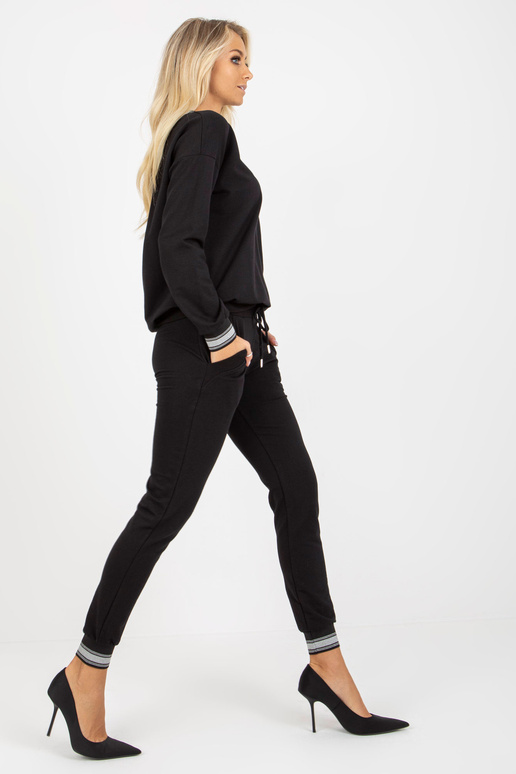 Schwarzes zweiteiliges Joggingset mit Hose