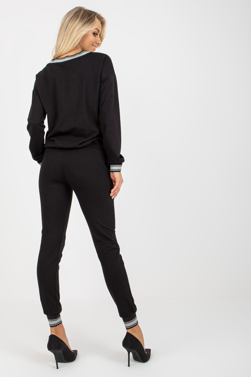 Schwarzes zweiteiliges Joggingset mit Hose