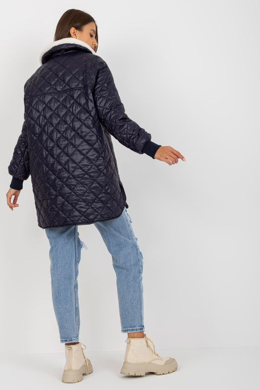 Tumši zila stepēta jaka ar mēteli Tumši zila stepēta jaka ar mēteli