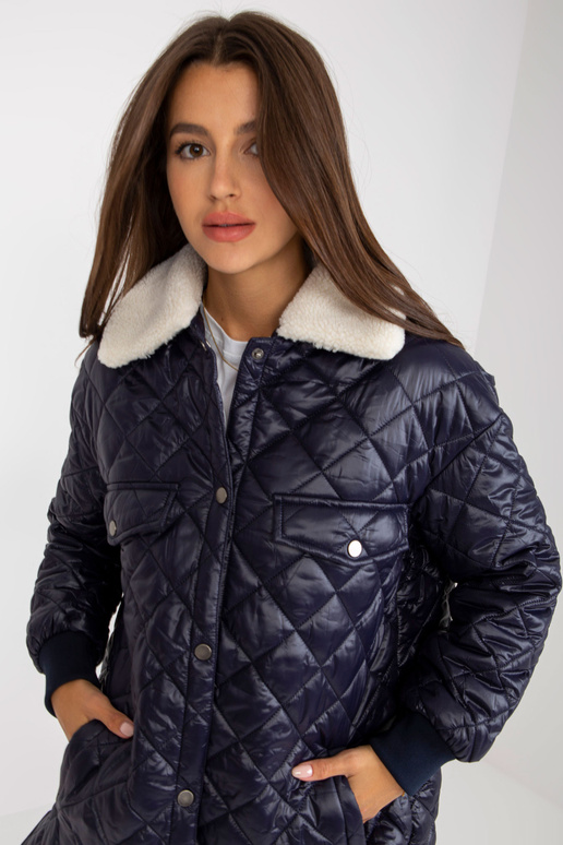 Tumši zila stepēta jaka ar mēteli Tumši zila stepēta jaka ar mēteli