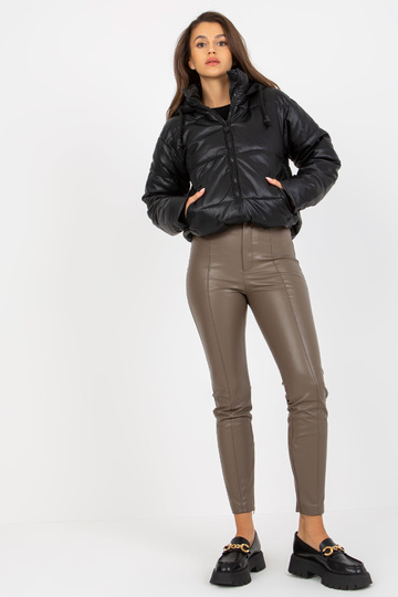 Schwarze Daunenjacke aus... 2