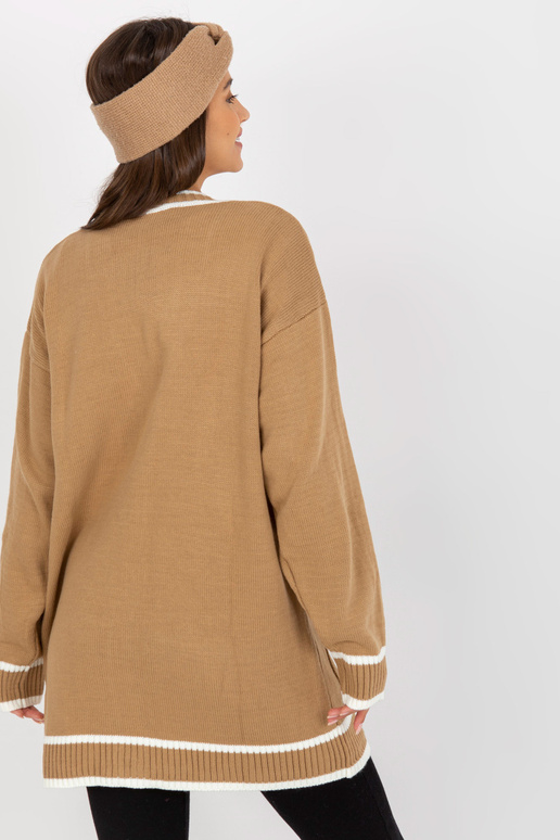 Tumši bēša jaka ar pogas aizdari RUE...