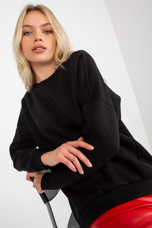 Melns pamata sporta krekls ar apaļu...