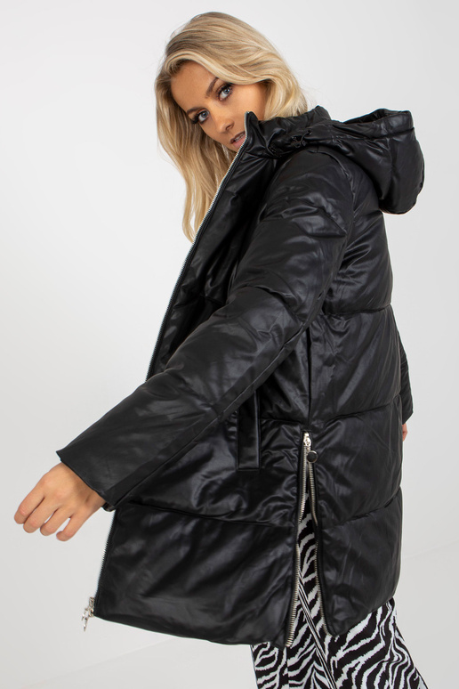 Schwarze Winterjacke aus Öko-Leder... Schwarze Winterjacke aus Öko-Leder...