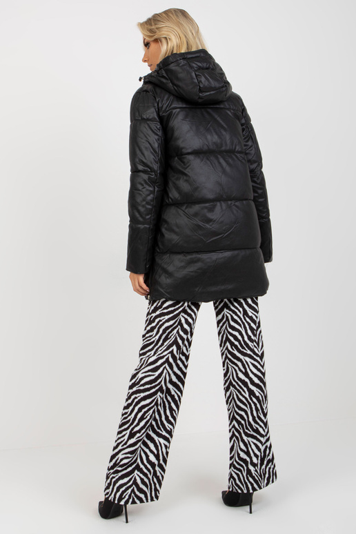 Schwarze Winterjacke aus Öko-Leder... Schwarze Winterjacke aus Öko-Leder...