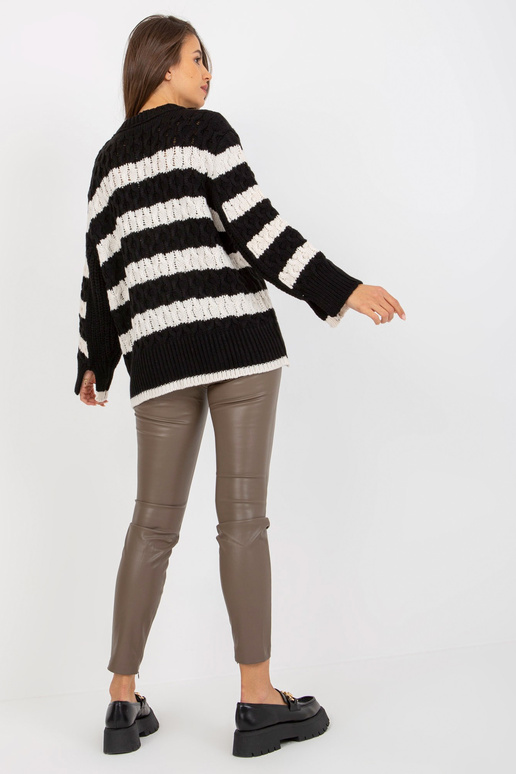 Schwarz-ecru gestrickter Lielizmēra...