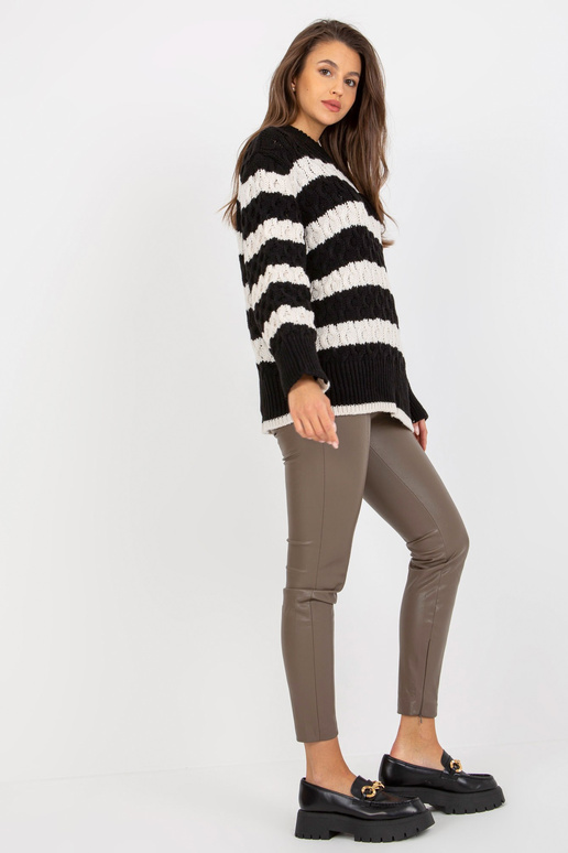 Schwarz-ecru gestrickter Lielizmēra...