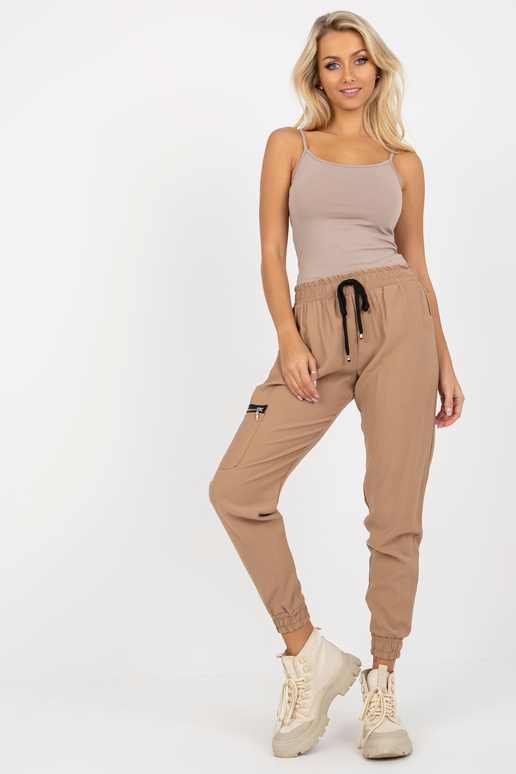 Camelfarbene Cargo-Jogginghose ar ZULUNA