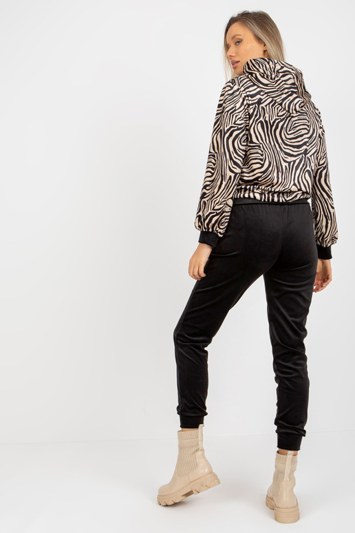 Bēša un melna velūra komplekts ar...