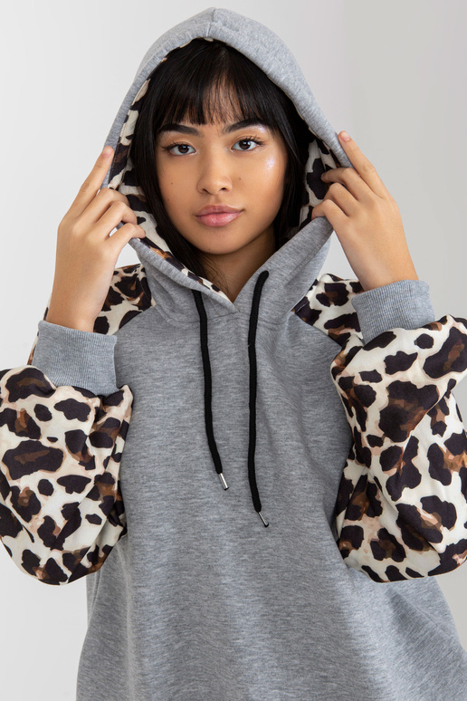 Pelēks sporta krekls ar apdruku uz...