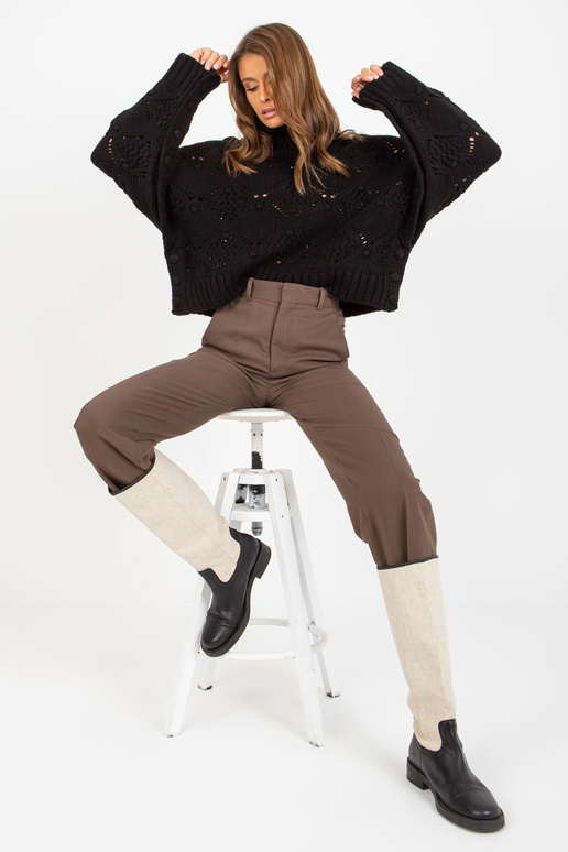 Schwarzer Durchbrochener pulovers ar...