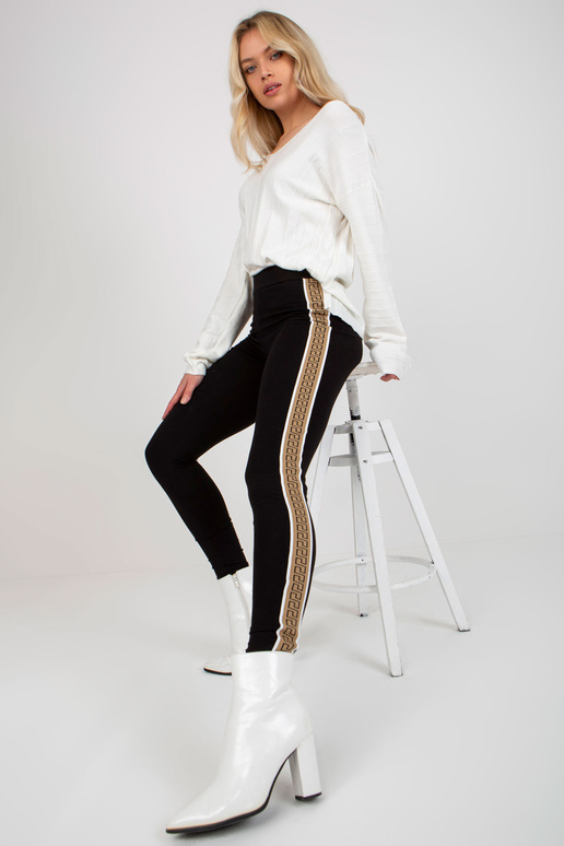 Melni un bēši sieviešu ikdienas... Melni un bēši sieviešu ikdienas...