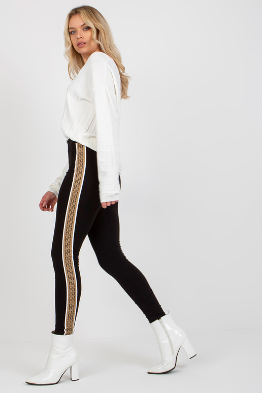 Melni un bēši sieviešu ikdienas... Melni un bēši sieviešu ikdienas...