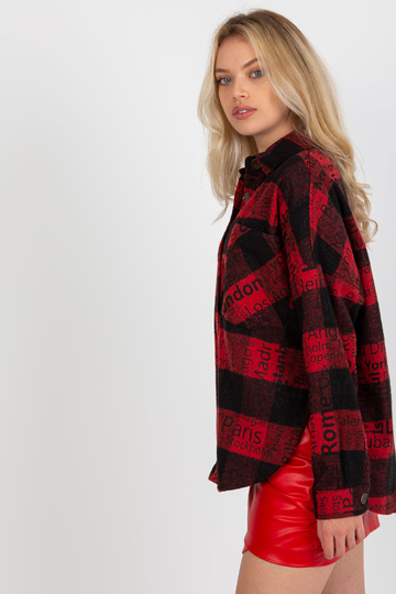 Melns un sarkans rūtains...