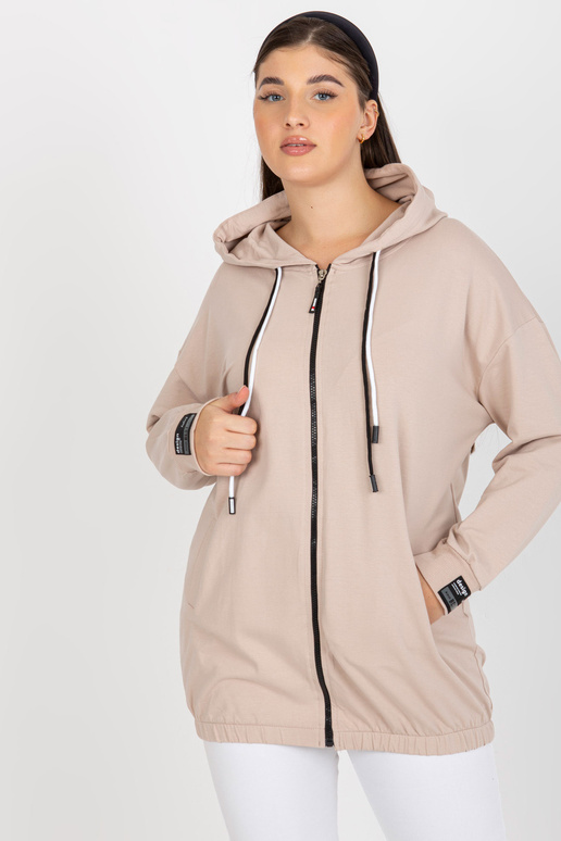 Gaiši bēšs liela izmēra džemperis ar... Gaiši bēšs liela izmēra džemperis ar...