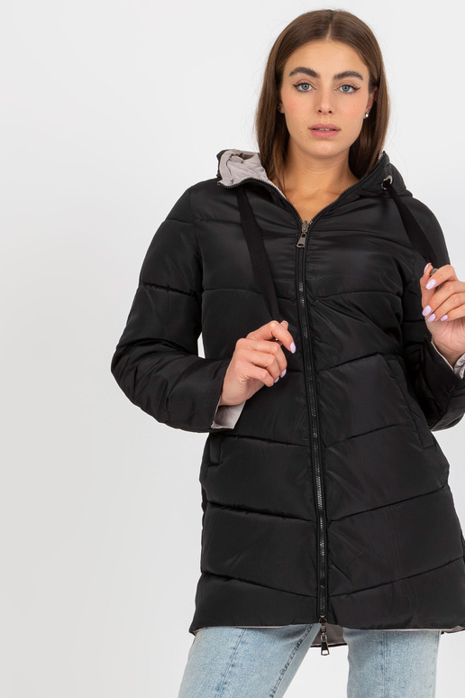 Melna un bēša abpusēja ziemas jaka ar... Melna un bēša abpusēja ziemas jaka ar...