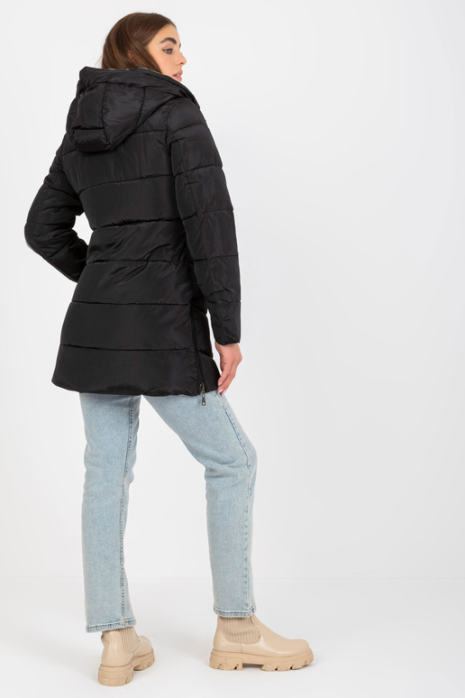 Melna un bēša abpusēja ziemas jaka ar... Melna un bēša abpusēja ziemas jaka ar...