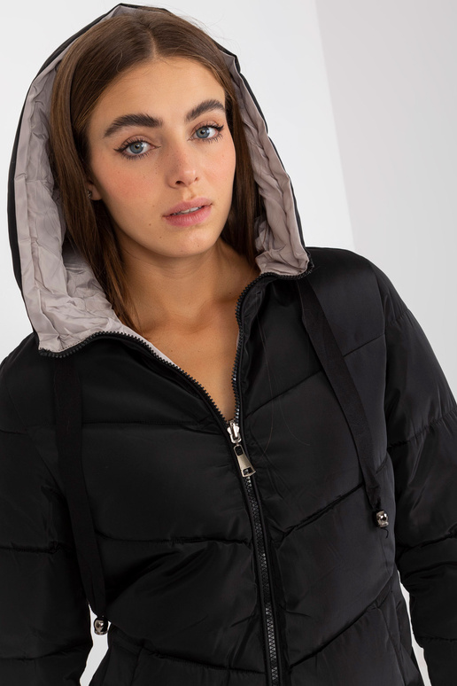 Melna un bēša abpusēja ziemas jaka ar... Melna un bēša abpusēja ziemas jaka ar...