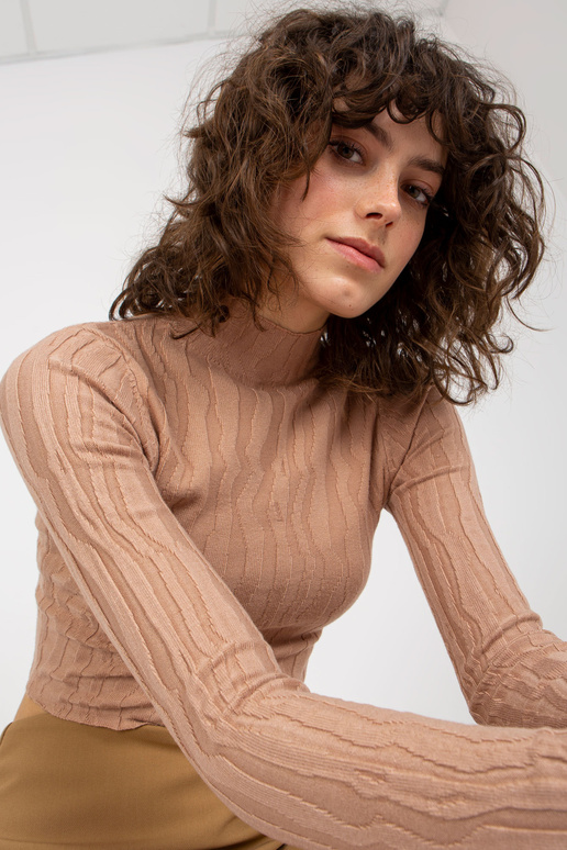 Tumši smilškrāsas pieguļošs īss...