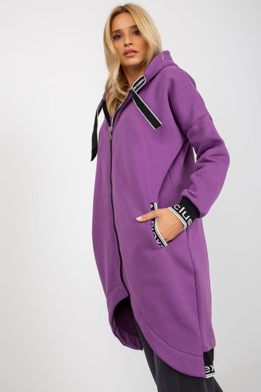 Violeta Mayar kapuci ar garu...