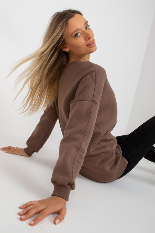 Brūns pamata sporta krekls ar apaļu...