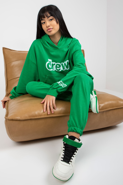 Zaļš divdaļīgs sporta tērpa komplekts...