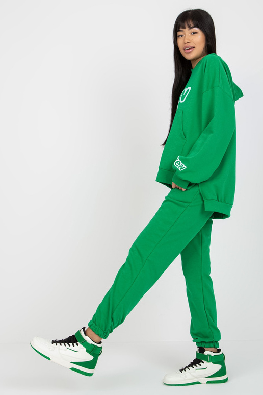 Zaļš divdaļīgs sporta tērpa komplekts...