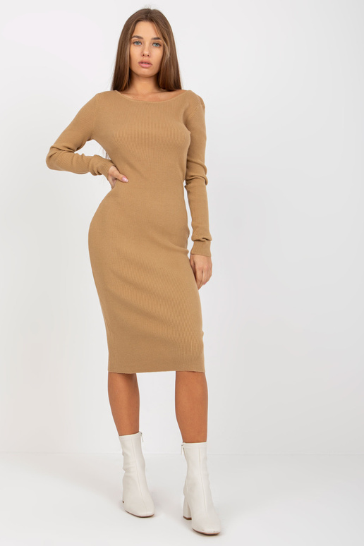 Kamieļu trikotāžas kleita ar ķēdīti...