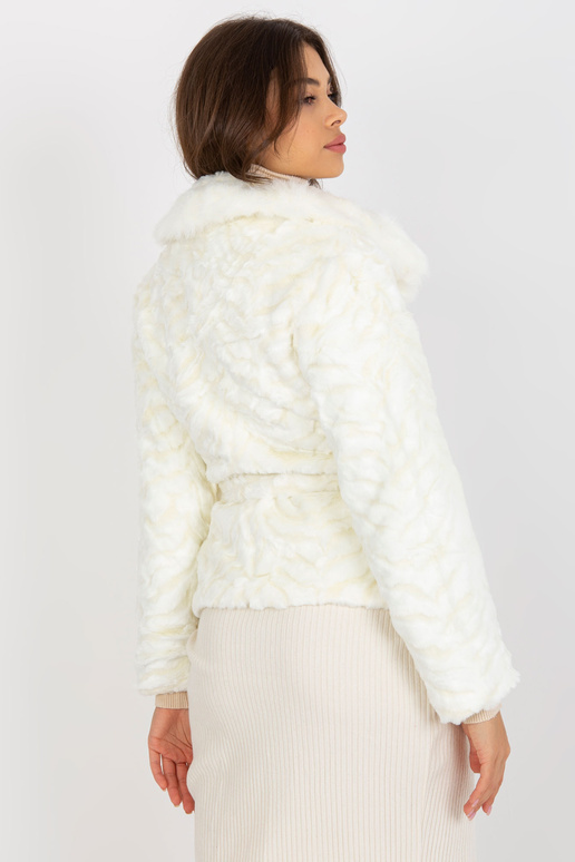 Baltas kažokādas ziemas jaka ar... Baltas kažokādas ziemas jaka ar...