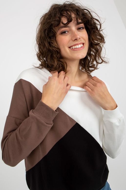 Balts un melns pamata sporta krekls...