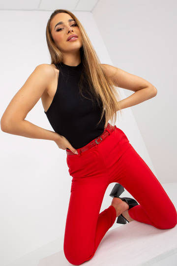 Sarkanas uzvalka auduma... 2