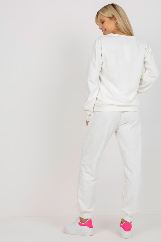 Ecru divdaļīgs sporta tērpa komplekts...