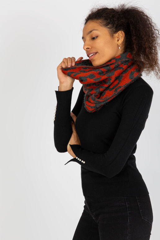 Pelēki oranžs ziemas skurstenis ar...