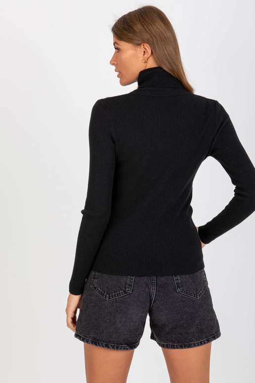 Melns pieguļošs svītrains džemperis...