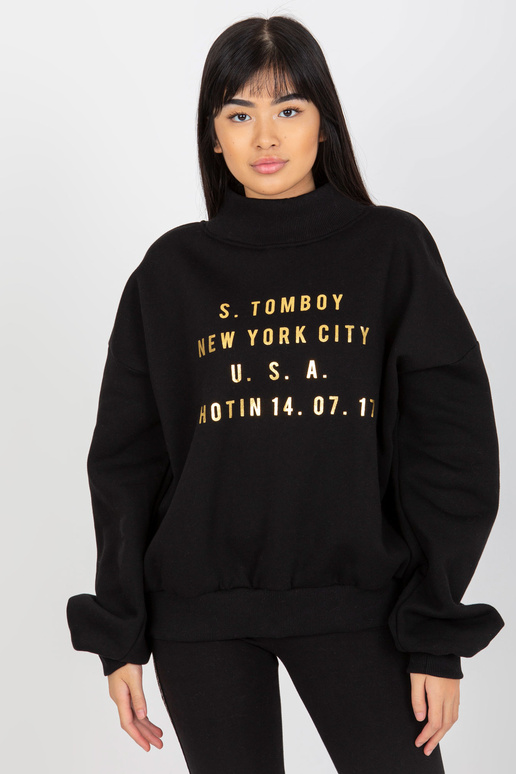 Melns sporta krekls ar apdruku un...