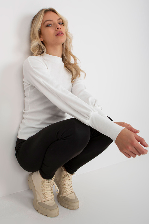 Balta rievota pamata blūze ar platām...