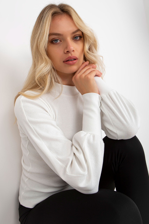 Balta rievota pamata blūze ar platām...