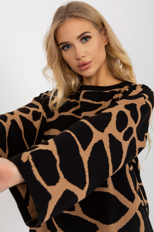 Kamieļa melns rakstains džemperis ar...