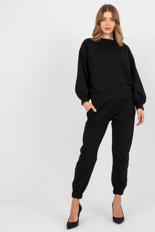 Melns ikdienas komplekts ar platām...