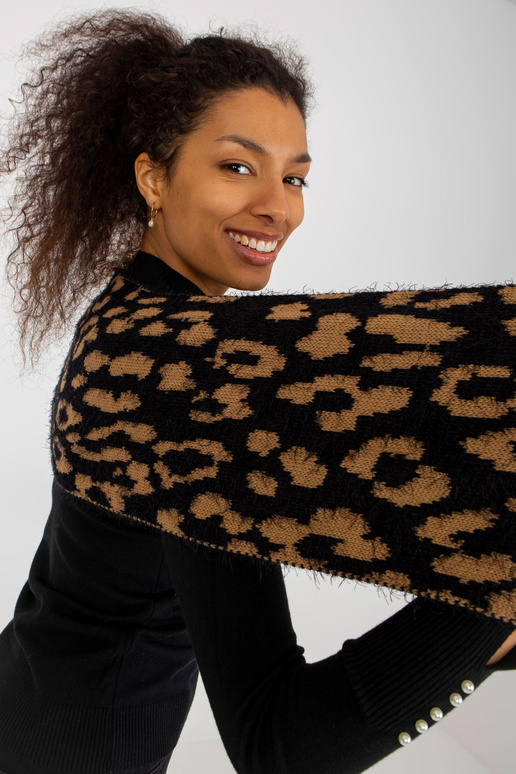 Melns un kamieļu ziemas skurstenis...