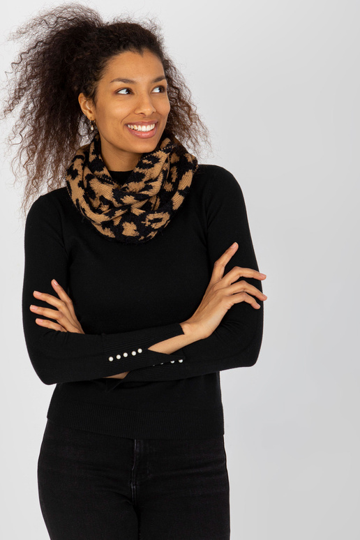 Melns un kamieļu ziemas skurstenis...