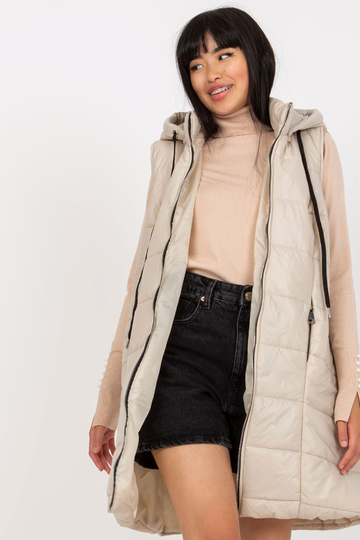 Gaiši bēša gara stepēta...