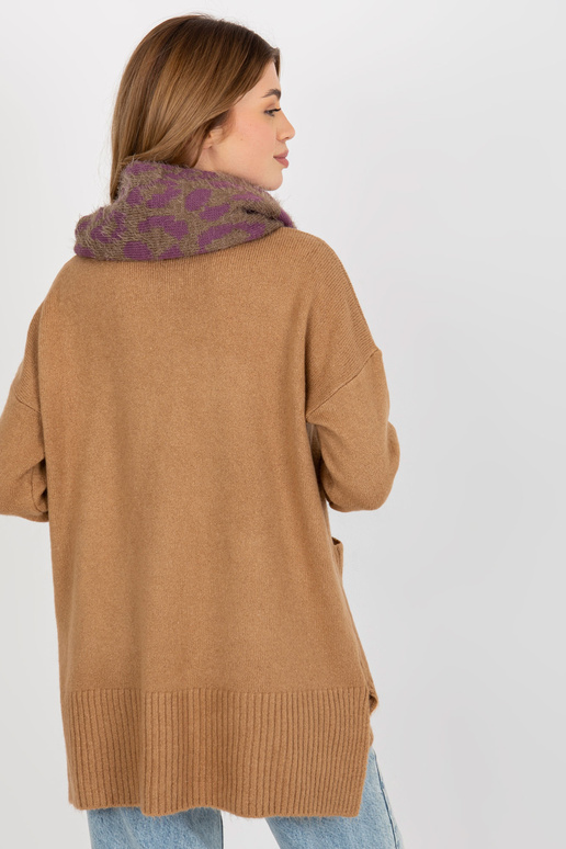 Tumši bēši violets ziemas skurstenis...