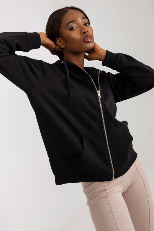 Melns pamata sporta krekls ar... Melns pamata sporta krekls ar...