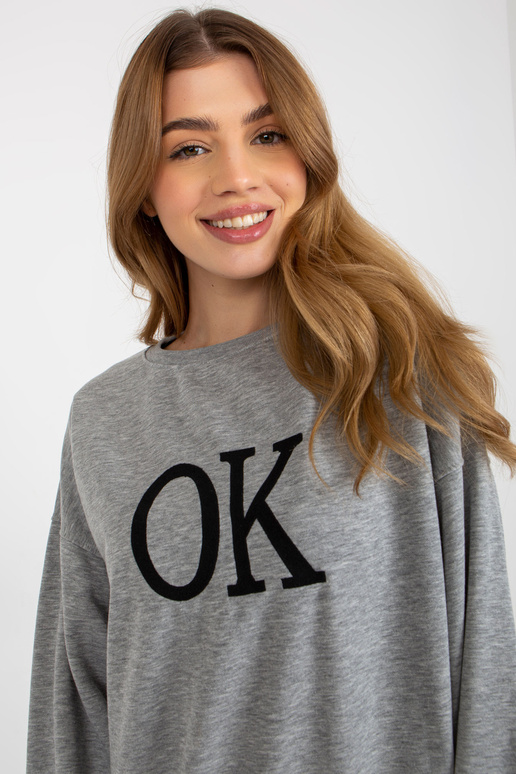 Pelēka brīva piegriezuma oversize...