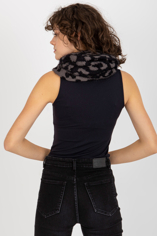 Melns un tumši pelēks ziemas...