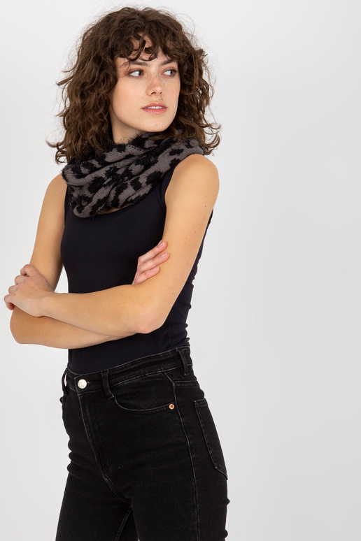 Melns un tumši pelēks ziemas...