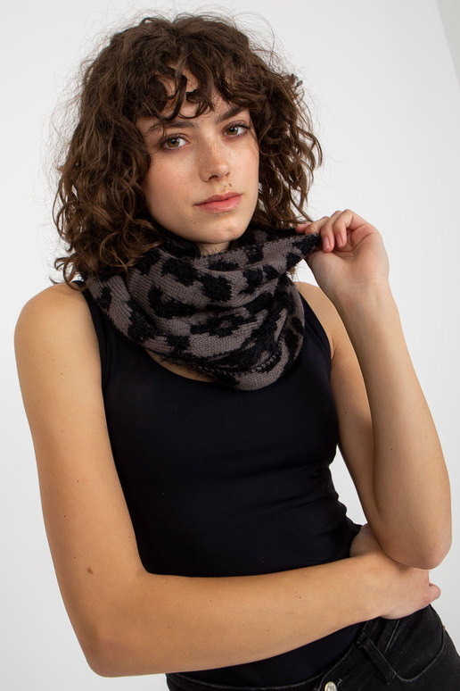 Melns un tumši pelēks ziemas...