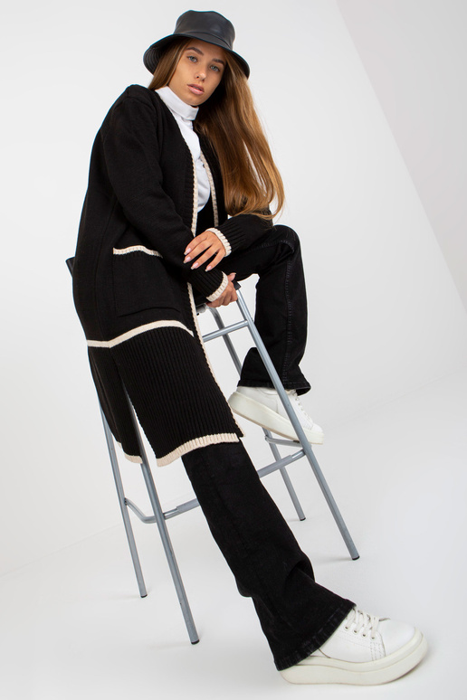 Melns un bēšs garš jaciņš bez...